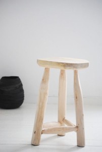 wooden stool from bodieandfou.com